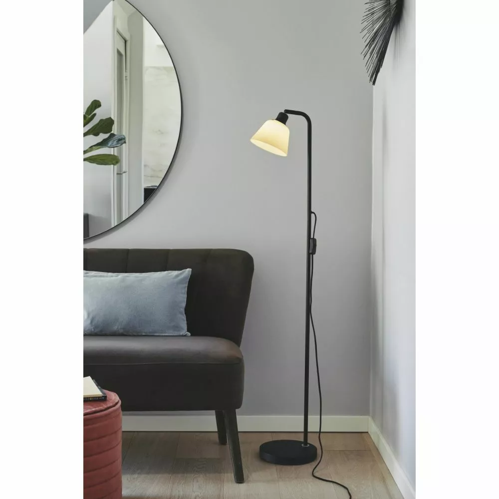 Halo Design CARPENTER Gulvl. Ø15 E14, Opal Glas / Sort - 737574 4 Halo Design CARPENTER Gulvl. Ø15 E14, Opal Glas / Sort - 737574 - Billede 2